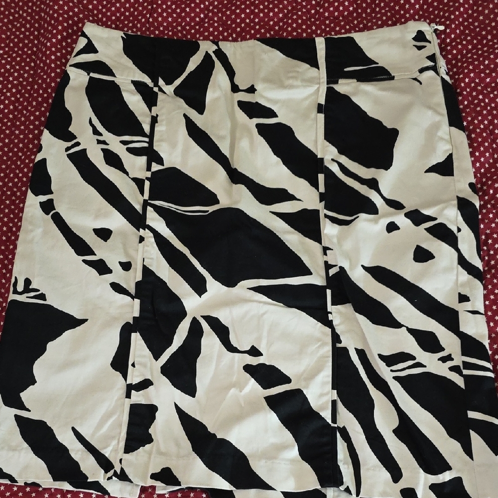 New York & Company Black and White Pencil Skirt Size 10